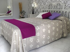 2 bedrooms, desk, iron/ironing board, travel cot