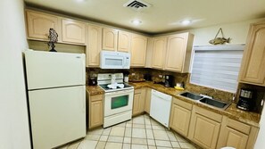 Fridge, microwave, oven, dishwasher - Beautiful 1½ Bedroom Condo on the Sea of Cortez at Las Palmas Resort BN-204 (Puerto Peñasco)