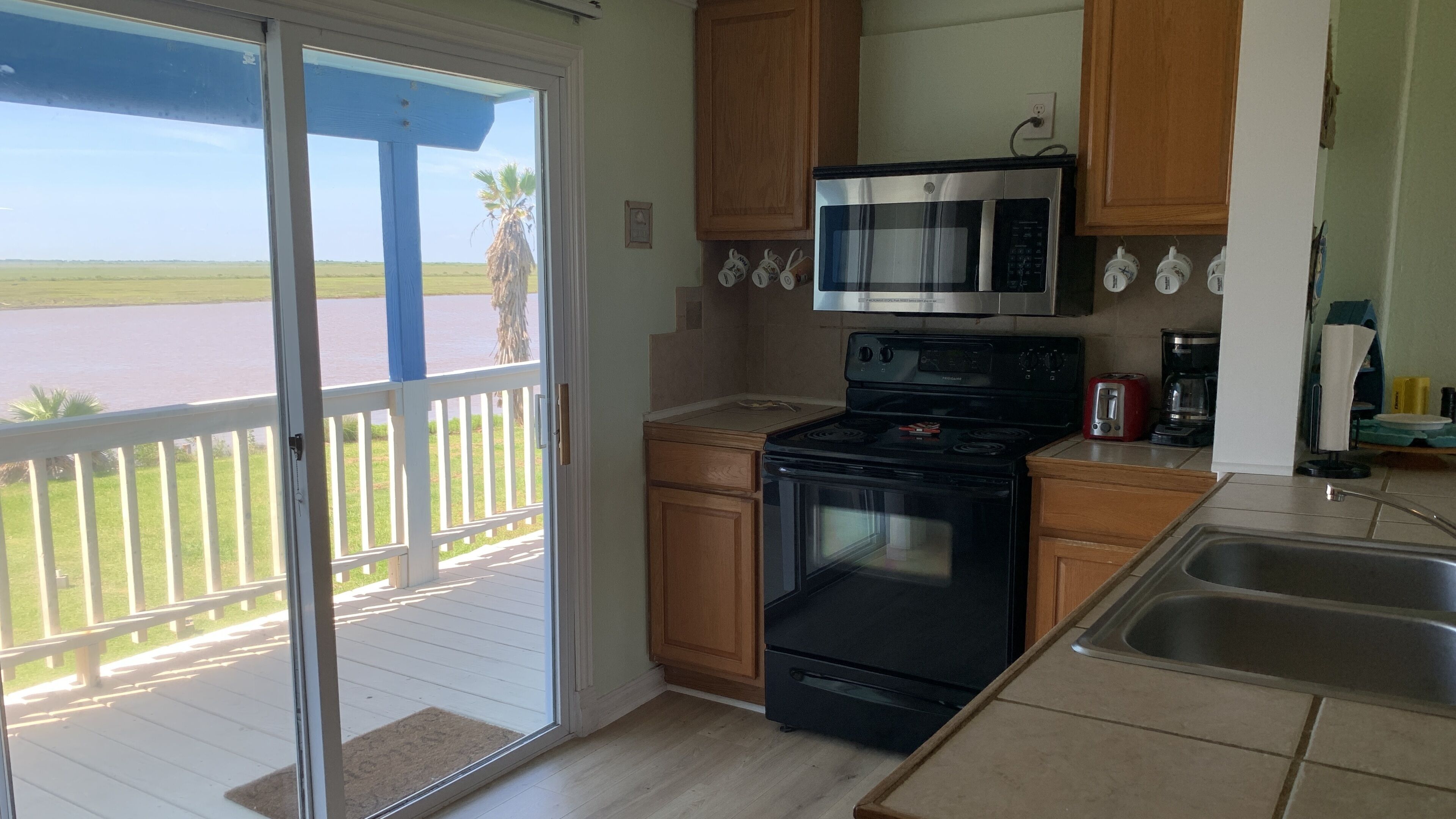 Nov. SALE! Imagine... Relaxing Island Stay with Fishing, Beach, ICW, & More!