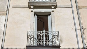 Exterior detail - Parfum - First concierge service (Montpellier)