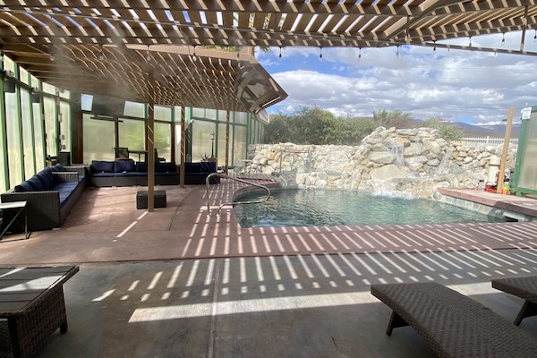 Piscina all'aperto, una piscina riscaldata