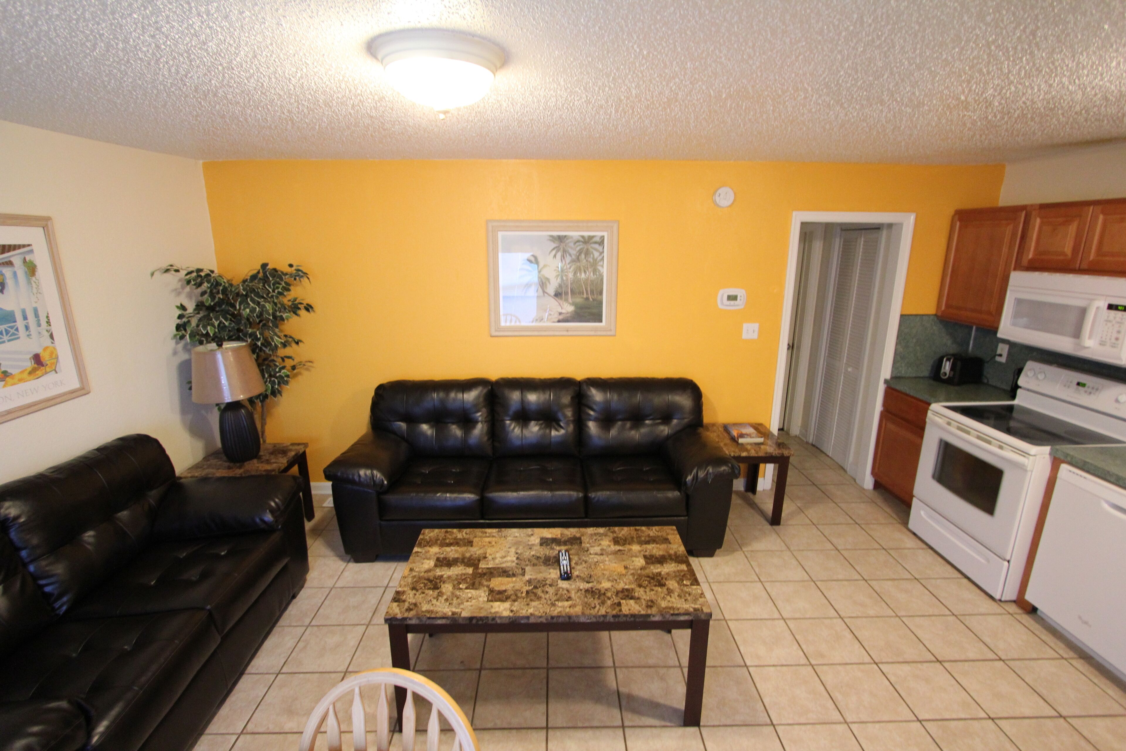 Groups welcomed! Walking distance to beach and Boardwalk with outdoor pool.