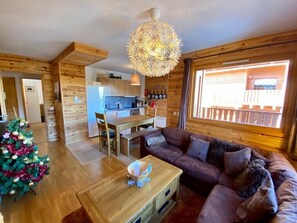 Smart TV, DVD player, ping pong, books