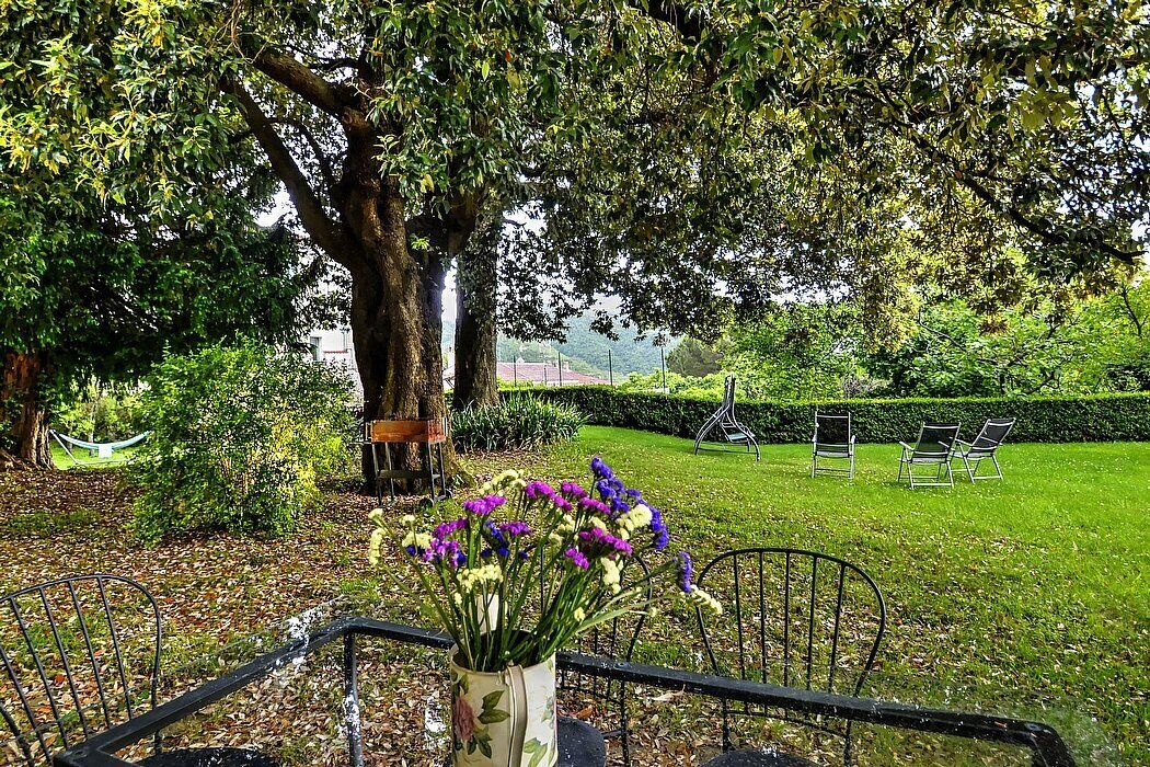 Villa delle Signorine: An elegant and welcoming three-story villa situated in a quiet location, surrounded by a wonderful garden, with Free WI-FI.