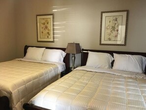 2 bedrooms, desk, iron/ironing board, WiFi