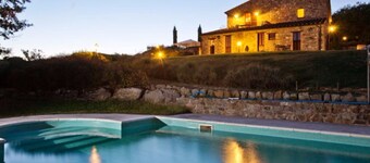 Apartment in old farmhouse with garden and swimming pool