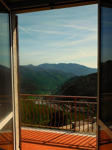 Helle ländliche Villa mit 2 Schlafzimmern zwischen Portofino und den Cinque Terre