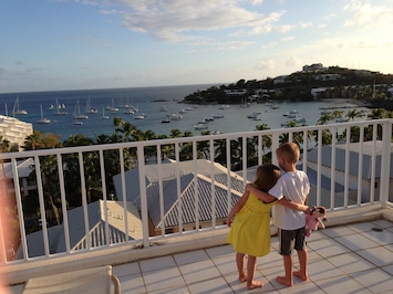 Grandkids Awed By View From Upper Deck