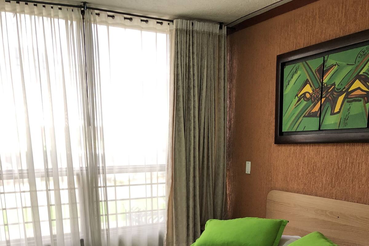 In-room safe, free WiFi, bed sheets