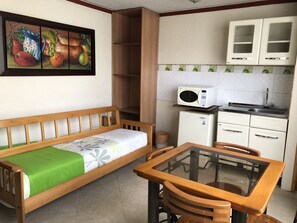 Double Room, 1 Double Bed, Non Smoking | Living area | TV - Hotel Campin Inn (Bogotá)