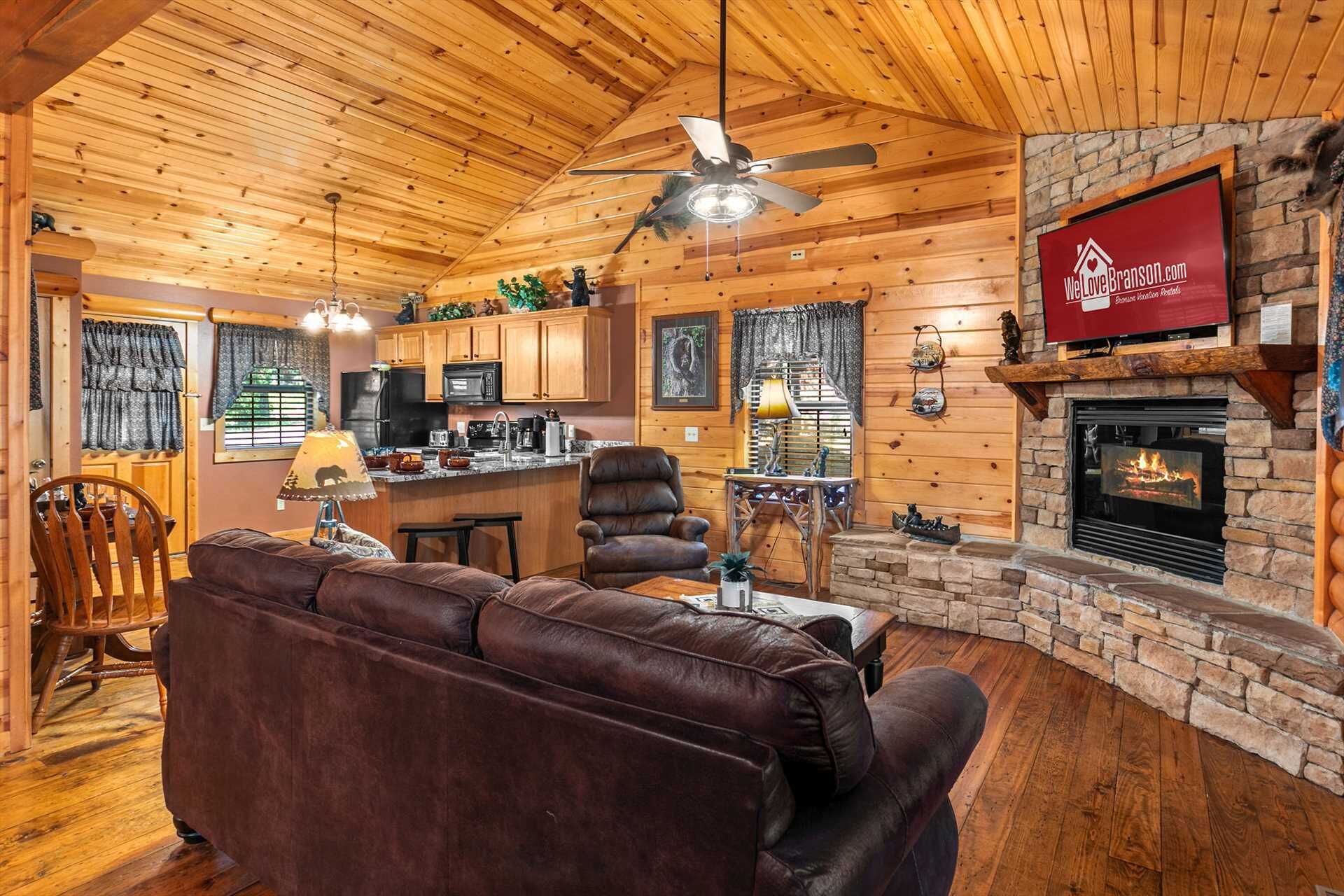Luxury Cabin ! King Bed, Full Kitchen, Fireplace, 3 Pools! | A1