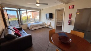 Unclassified image, 5 of 12, button - Wards Holiday Flat 5 (SOUTH WEST ROCKS)