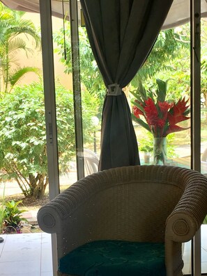 المنشأة من الداخل