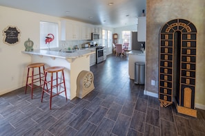 Fridge, microwave, oven, stovetop - Sedona Wonderland! w/Hot Tub Under the Stars! (Sedona)