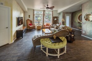 TV, DVD player, video library - Sedona Wonderland! w/Hot Tub Under the Stars! (Sedona)