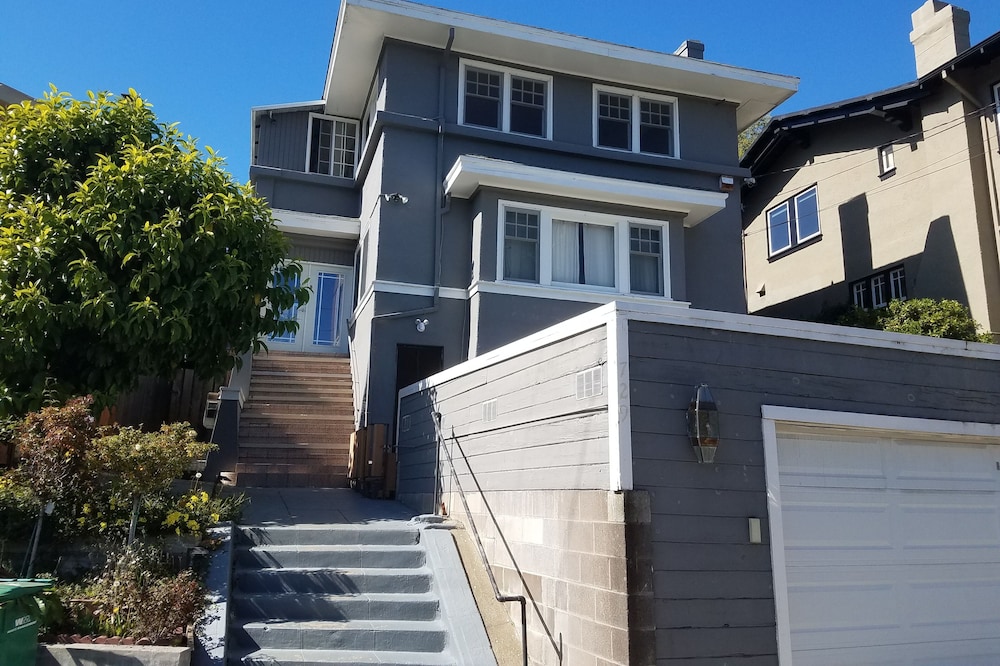 Comfy 1BR apartment in beautiful neighborhood