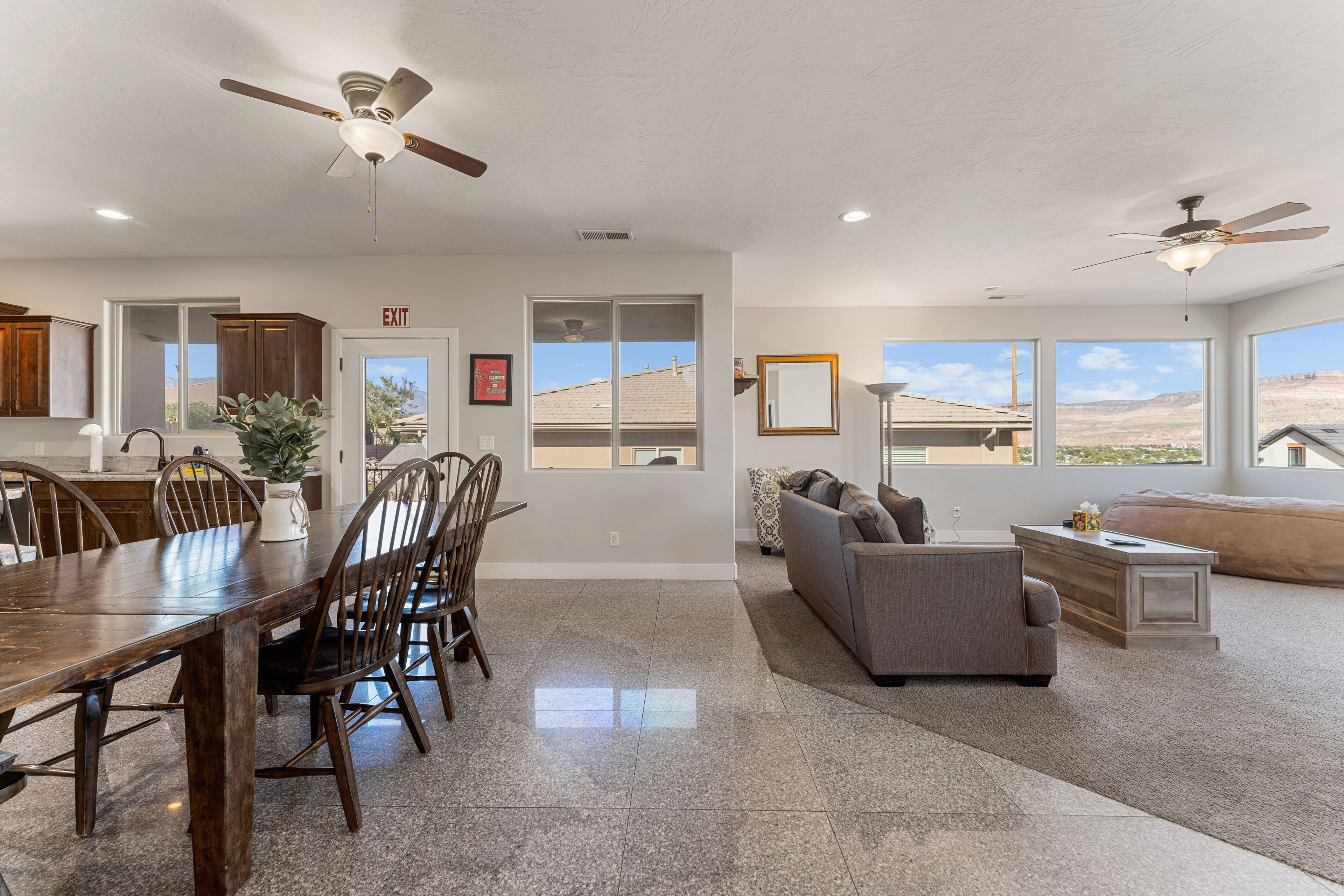 Smart-tv och eldstad