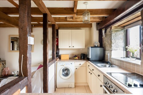 Cob Loaf Cottage, Fowey, close to Readymoney Cove