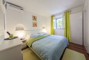 2 bedrooms, iron/ironing board, free WiFi, bed sheets - Holiday Home in Bol with Seaview, Terrace, Air condition, WIFI (120-1) (Bol)