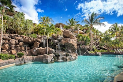 Summer Deal Wailea Beachfront Villa with Elevator and Pool Access