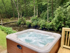 Waterside hot tub ~ oh so relaxing!!