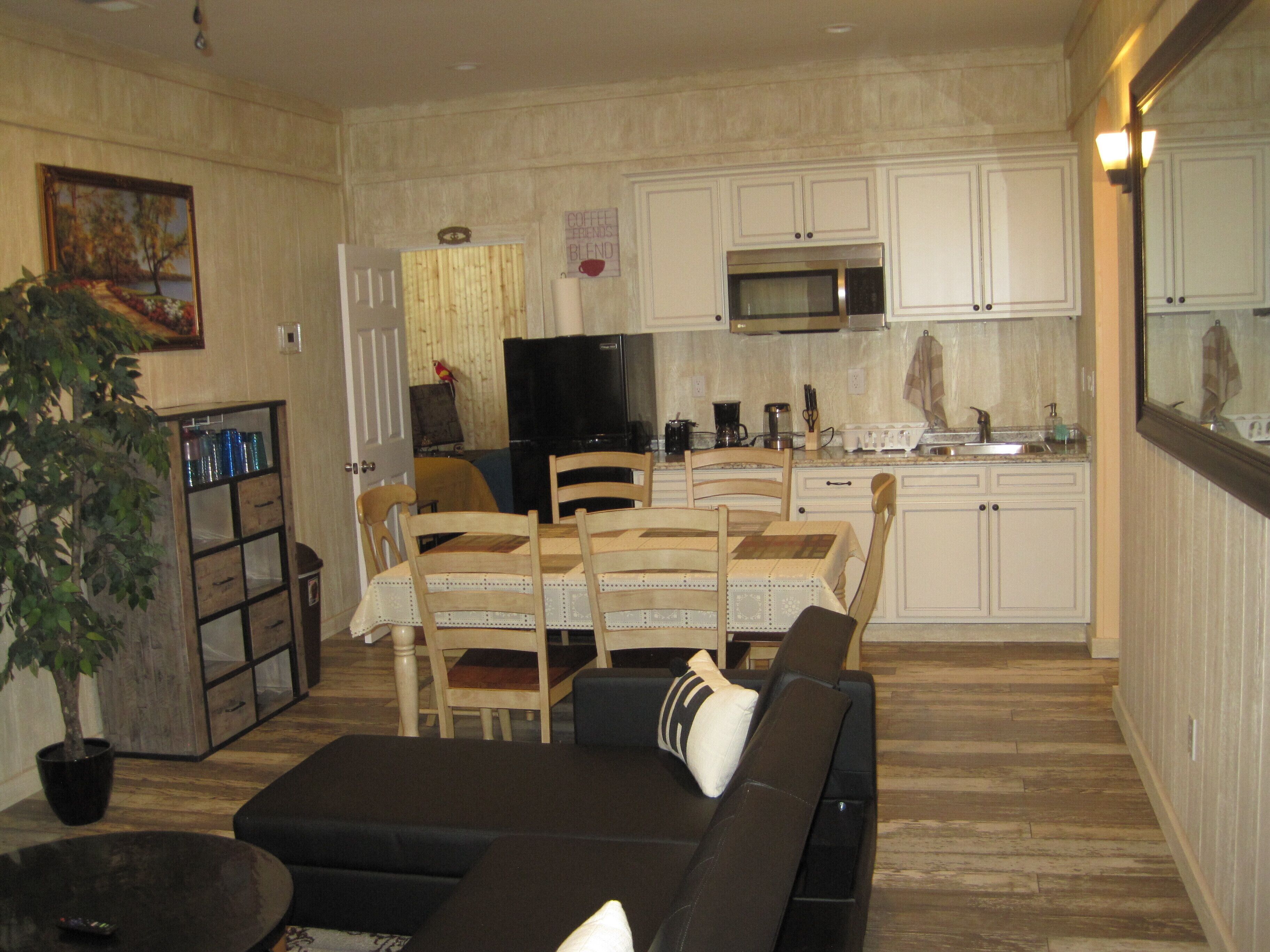 Private Spacious 2 Bedroom Uni