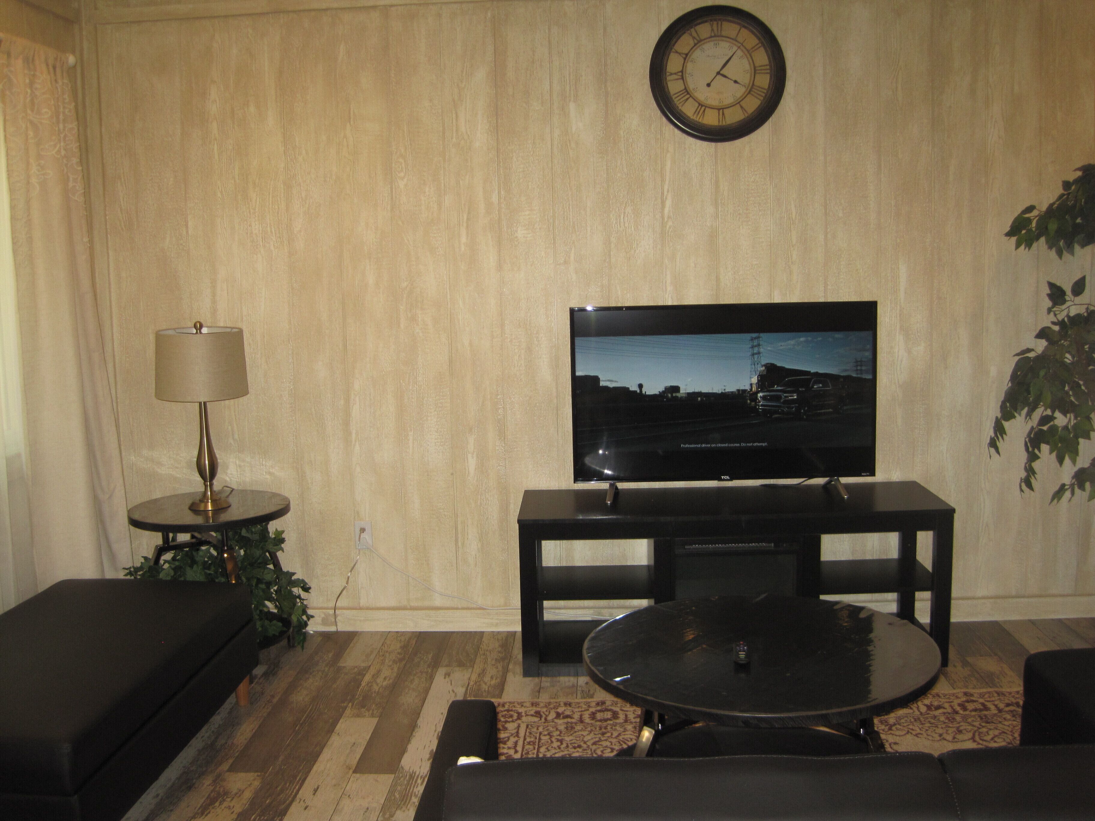 Private Spacious 2 Bedroom Uni