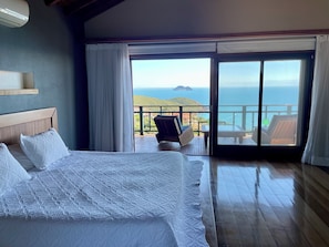 5 bedrooms, desk, iron/ironing board, free WiFi
