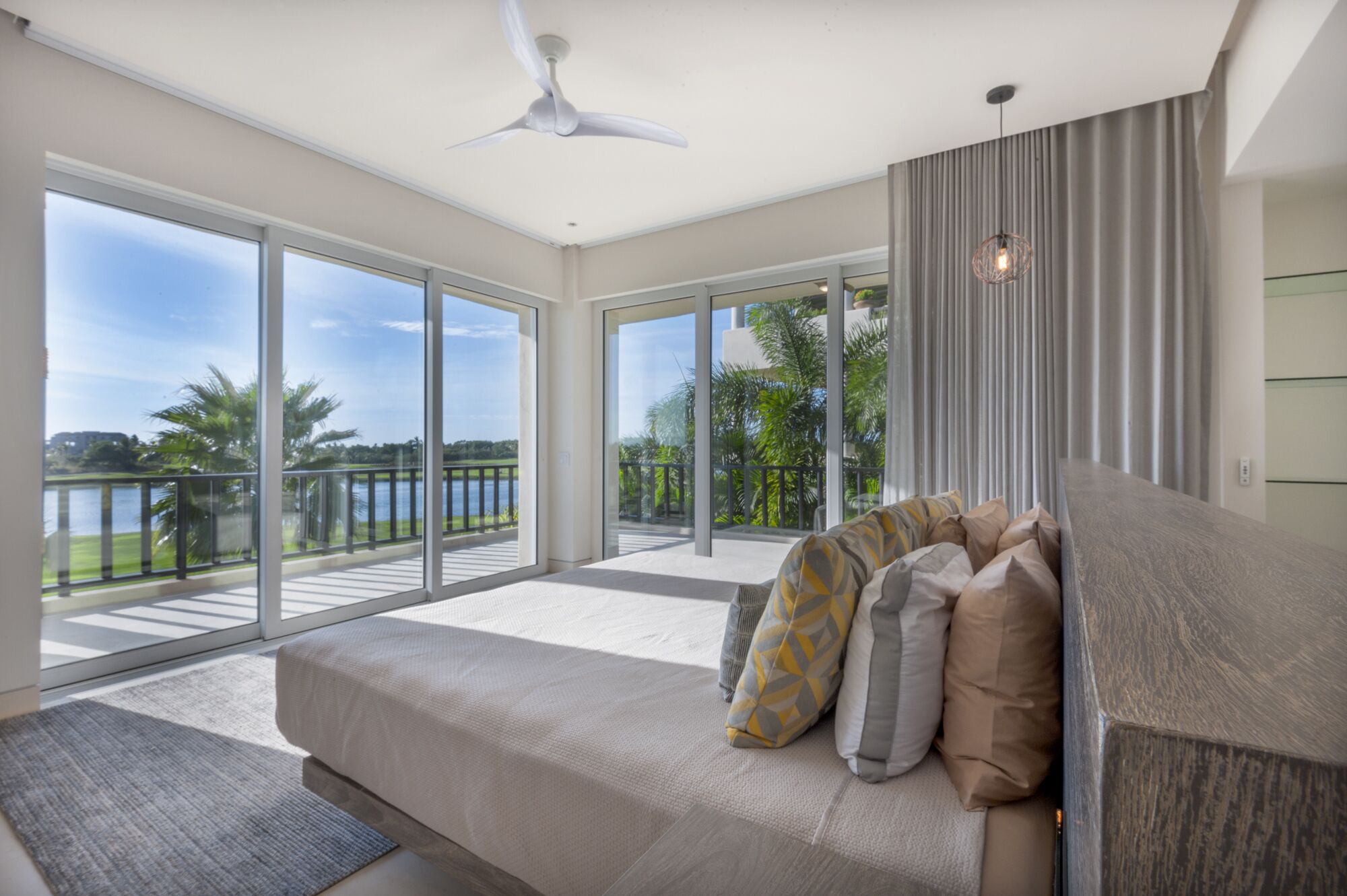 Exceptional 3 Bedrooms+ Private Pool+ 6seat golfcart