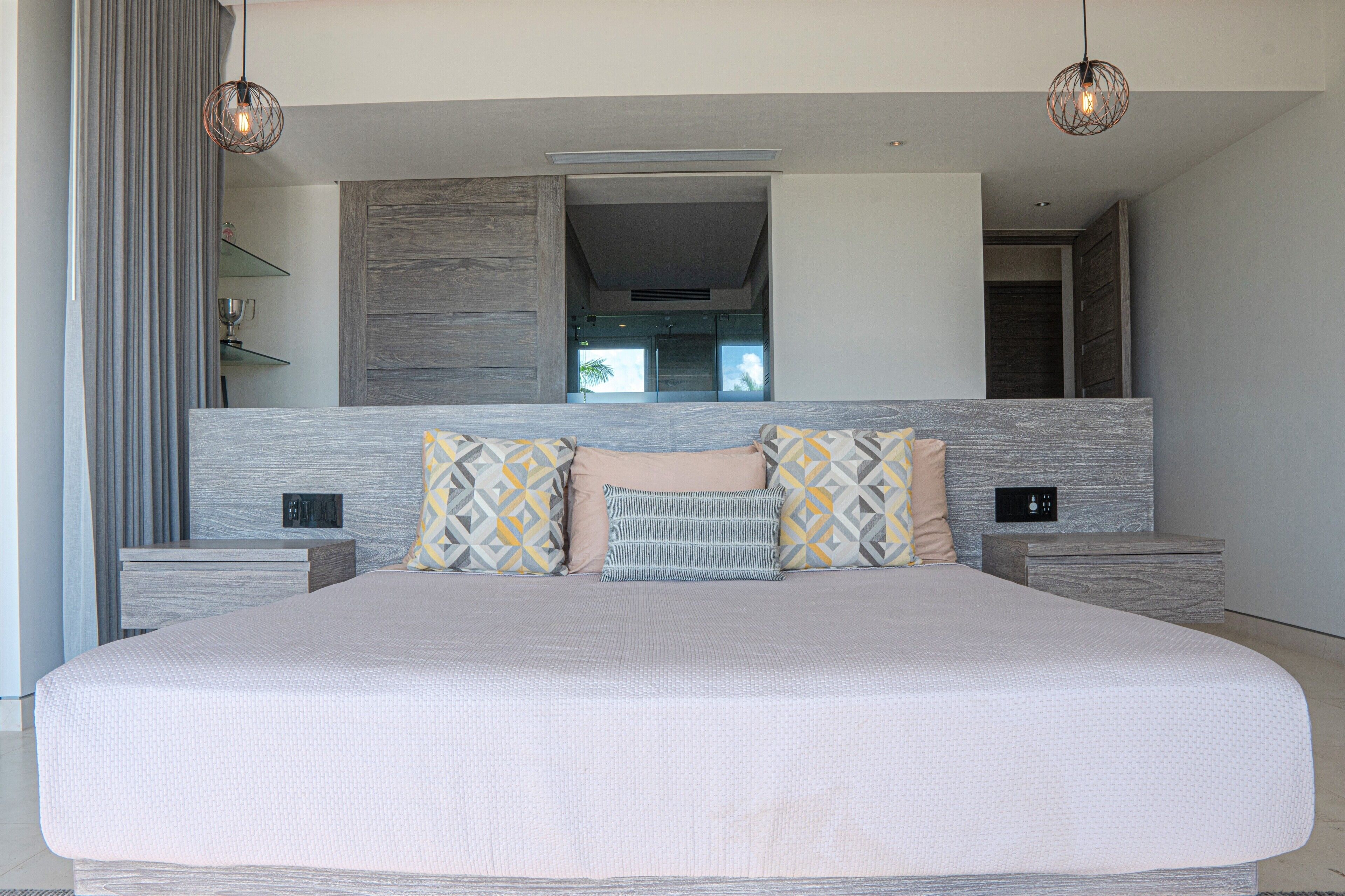 Exceptional 3 Bedrooms+ Private Pool+ 6seat golfcart