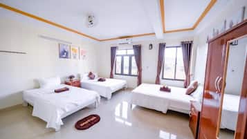4 bedrooms, premium bedding, desk, blackout curtains