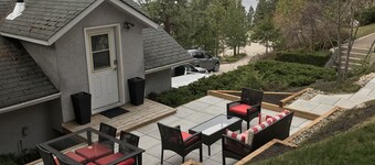 Deer House - Modern Carriage House with Lake Views