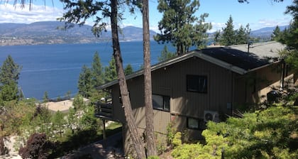 Deer House - Modern Carriage House with Lake Views