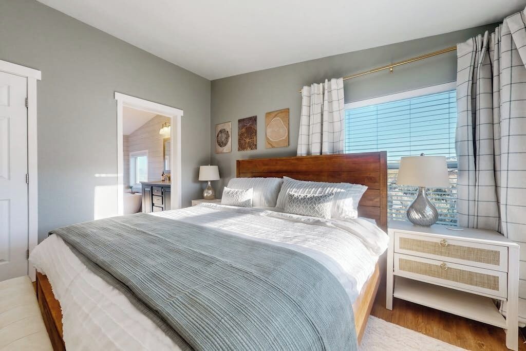 7 habitaciones, tabla de planchar con plancha, internet y ropa de cama 
