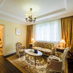 In-room safe, desk, blackout curtains, free WiFi