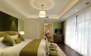 In-room safe, desk, blackout curtains, free WiFi
