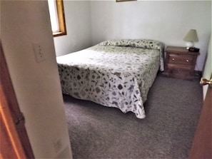 4 bedrooms, travel crib, free WiFi, bed sheets