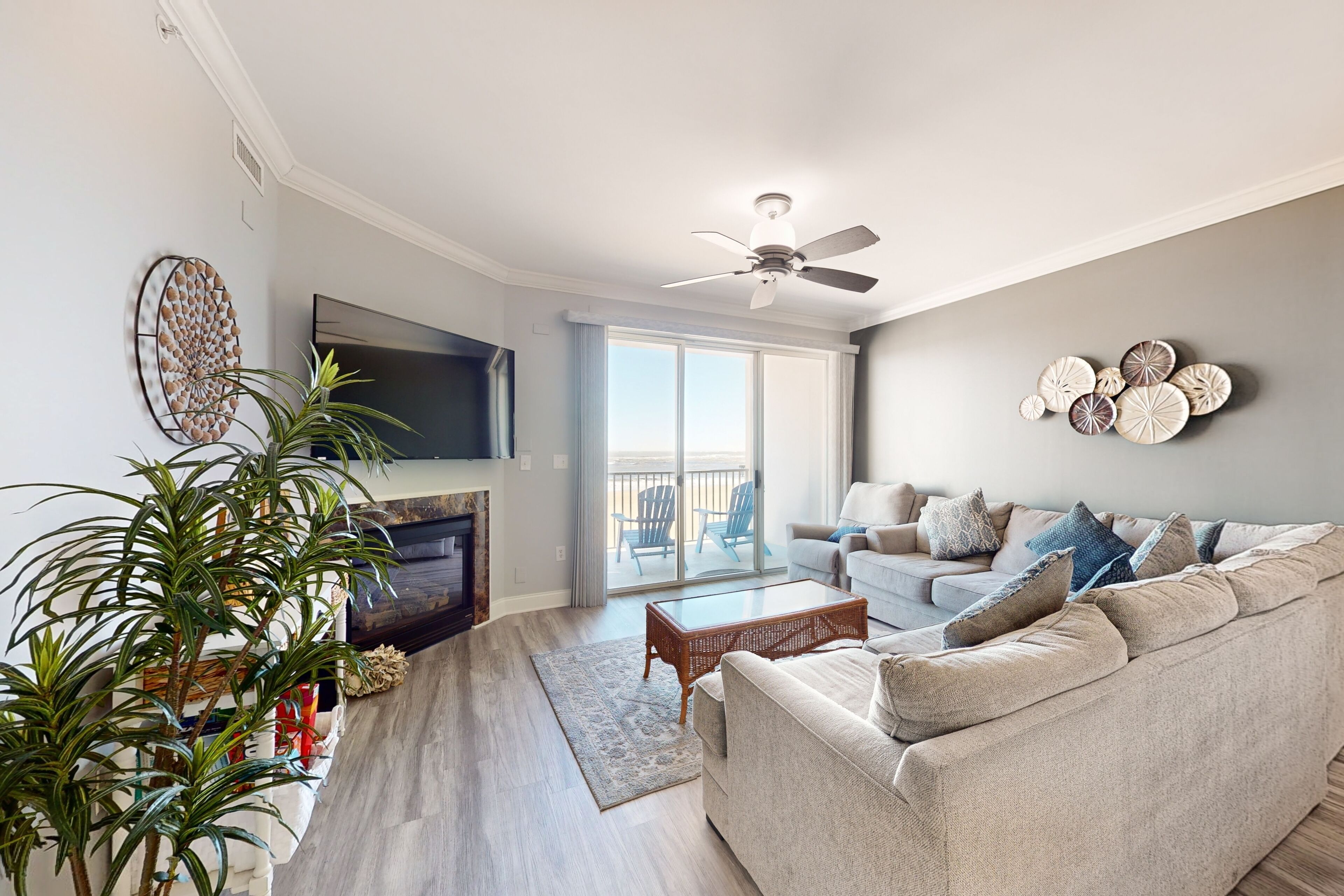 Luxury, oceanfront condo w/ shared rooftop pool, & fitness room