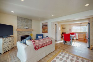 TV, fireplace, DVD player