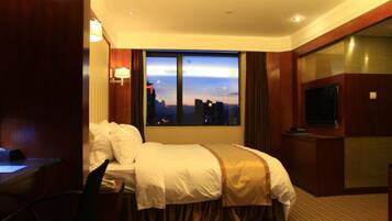 Business Double Room | Desk, blackout curtains, iron/ironing board (on request), bed sheets