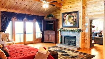 7 bedrooms, iron/ironing board, free WiFi, bed sheets