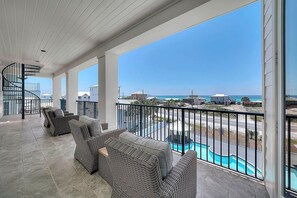 Property grounds - The Enclave on 30A - Luxury Home with Massive Pool & Rooftop Deck (Santa Rosa Beach)