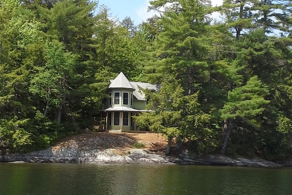 rustic Victorian cottage