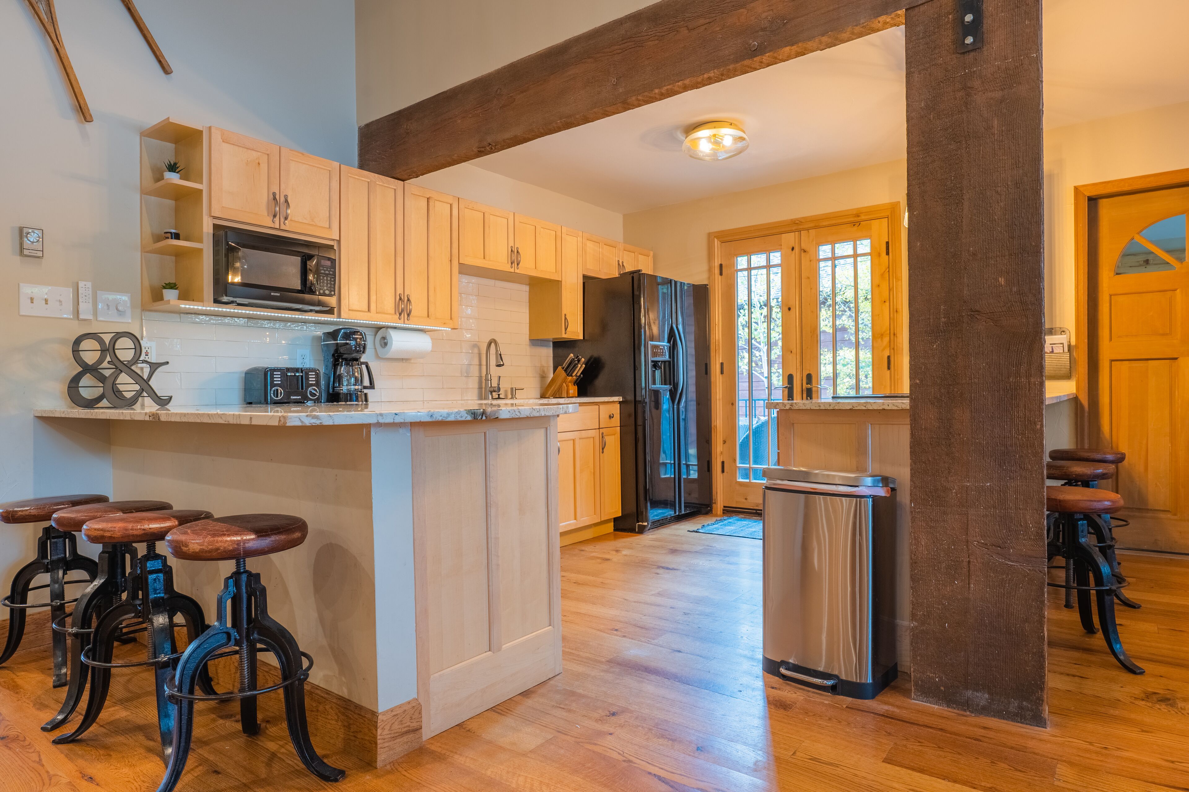 Cozy Mountain House with private hot-tub