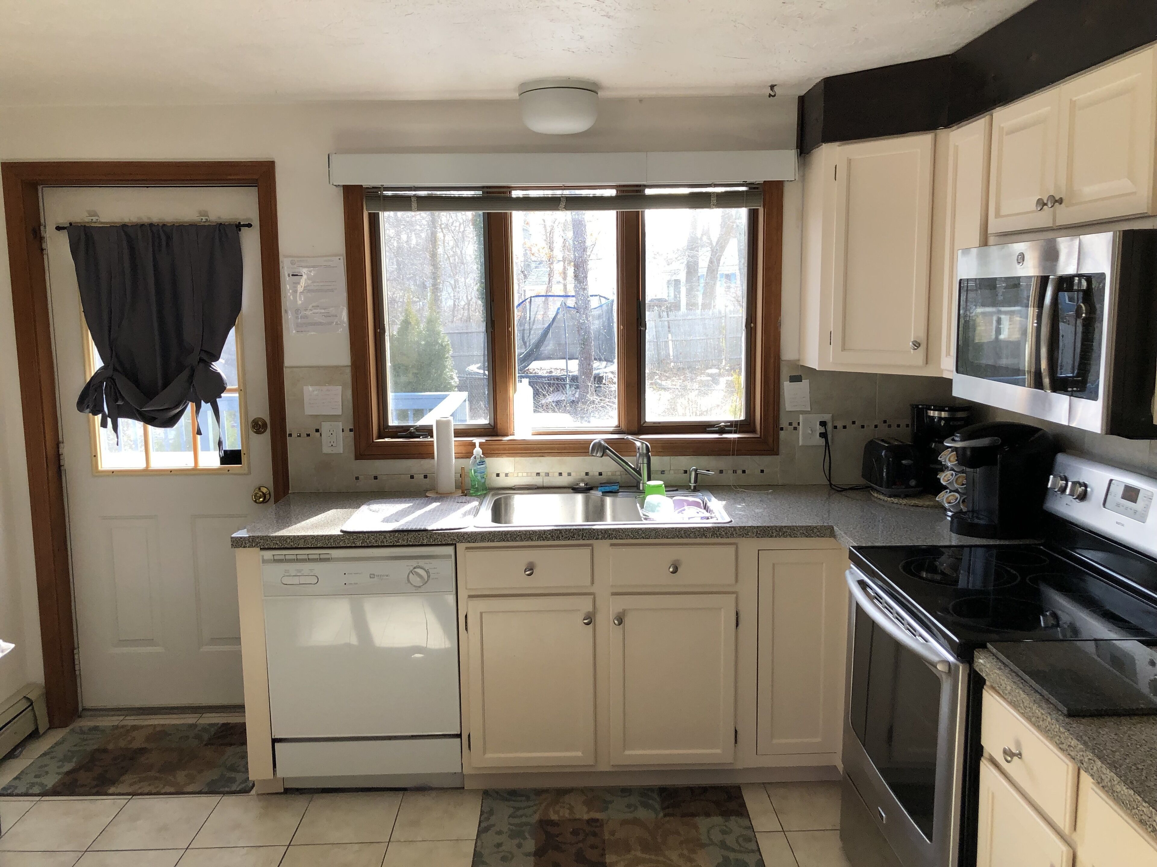 One of Kind Open-Air Near Everything AC and WiFi