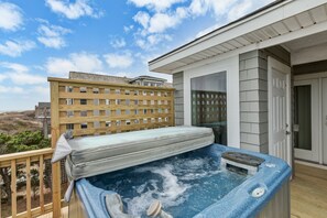Outdoor spa tub - 2440 - Solitude South, Oceanfront home with spectacular views and all the conveniences of home. (Duck)