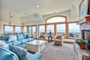 TV, fireplace, stereo