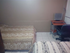 Family Apartment, Multiple Beds, Non Smoking | 2 bedrooms, iron/ironing board, free WiFi, bed sheets - Casa Paola (Delicias)