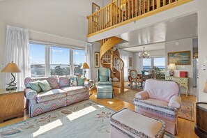 TV, caminetto, lettore DVD