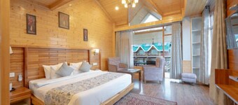 SNOW PEAK RETREAT & COTTAGES - MANALI (Centrally Heated)